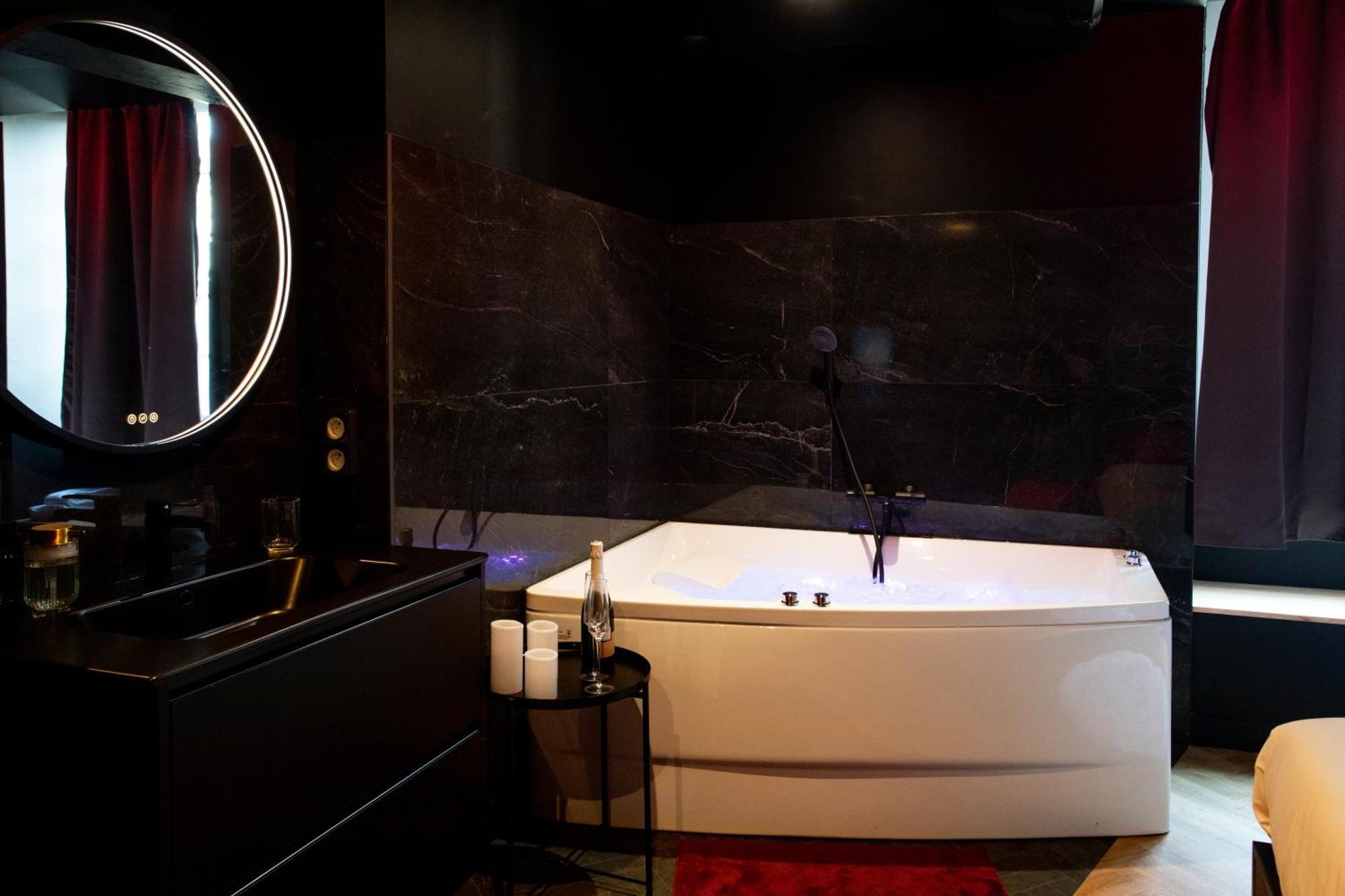 La Suite Spa & Cinema Saint-Lambert-du-Lattay Eksteriør bilde